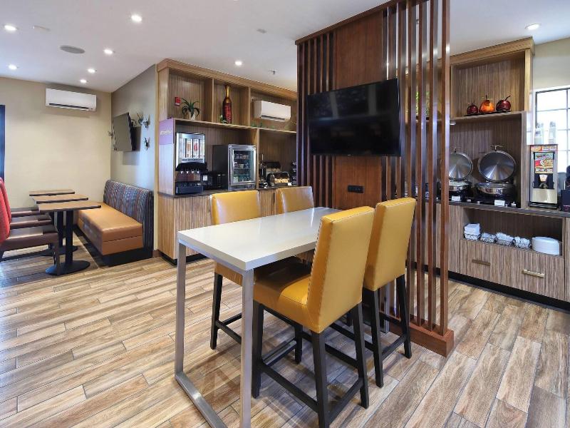 Towneplace Suites Tucson image