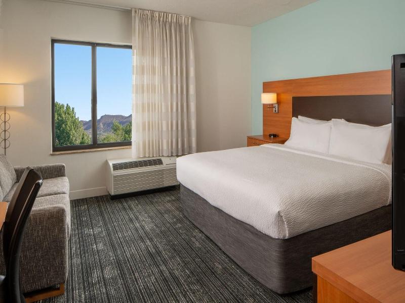 Towneplace Suites Vernal image