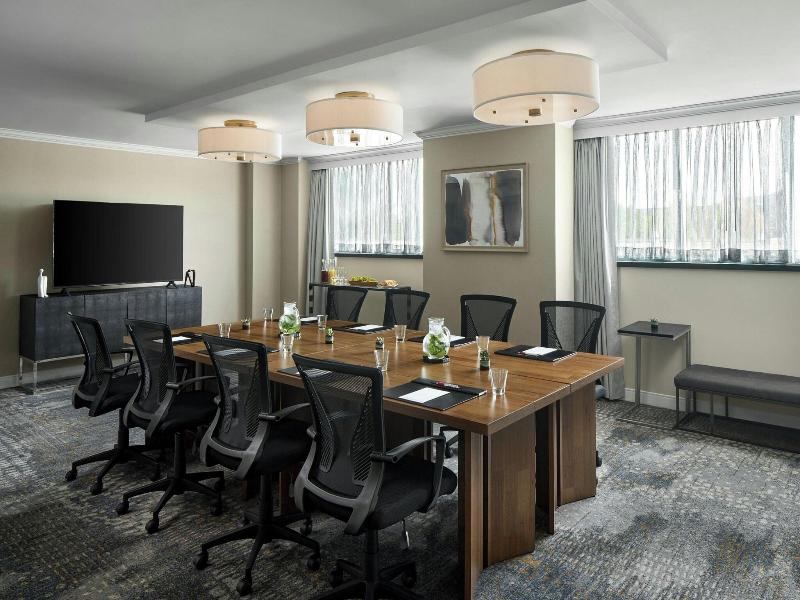 Falls Church Marriott Fairview Park image