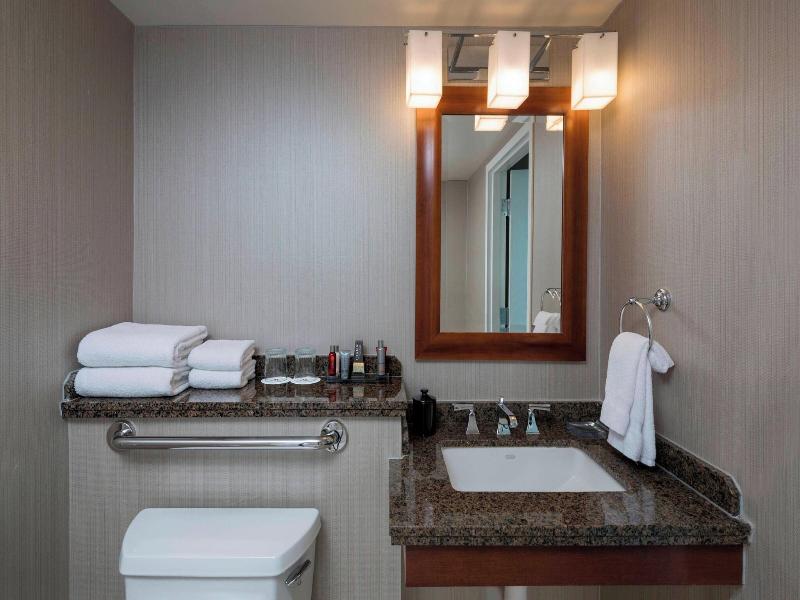 Falls Church Marriott Fairview Park image