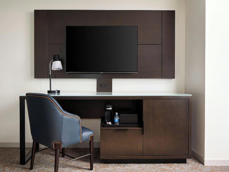 Falls Church Marriott Fairview Park image