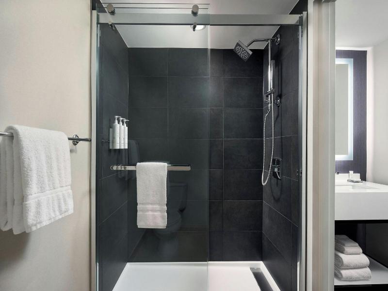 Falls Church Marriott Fairview Park image