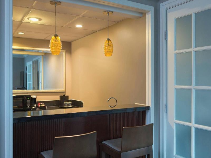 Falls Church Marriott Fairview Park image