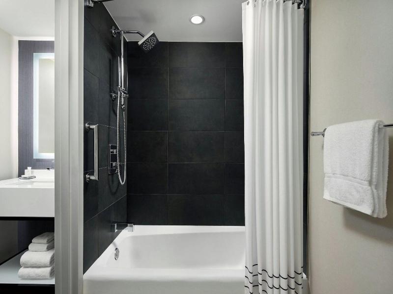 Falls Church Marriott Fairview Park image