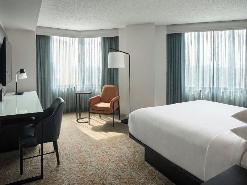 Falls Church Marriott Fairview Park image