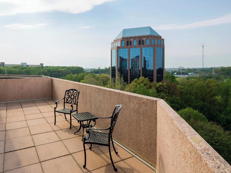 Falls Church Marriott Fairview Park image