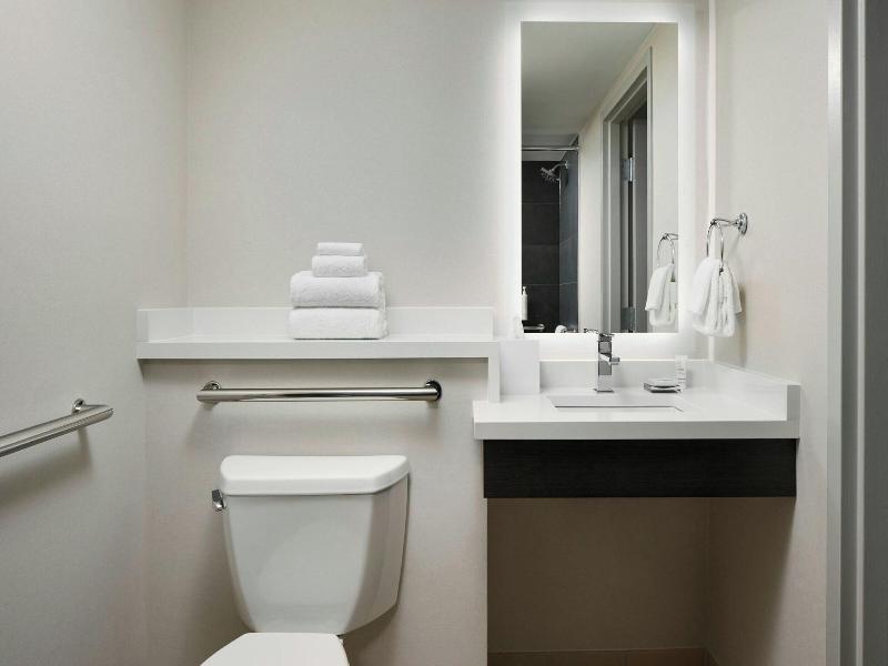 Falls Church Marriott Fairview Park image