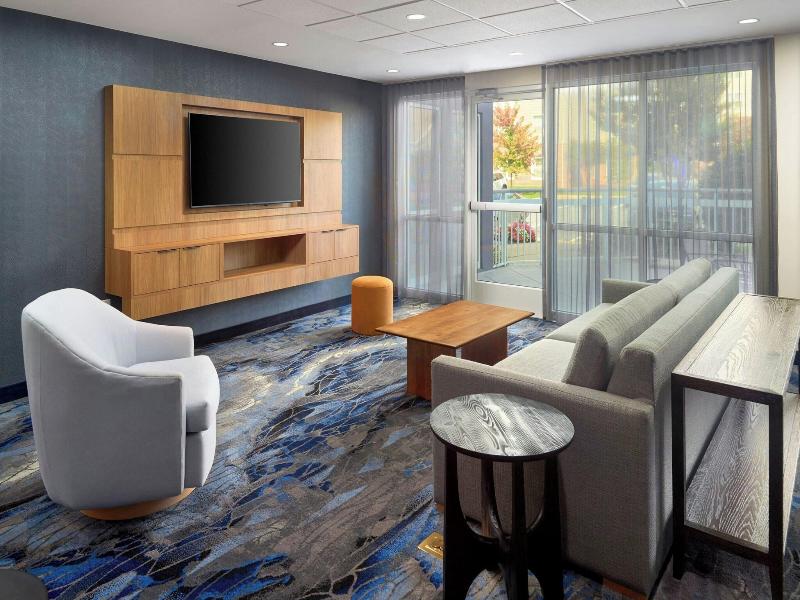 Fairfield Inn & Suites Frederick image