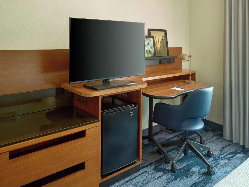 Fairfield Inn & Suites Frederick image