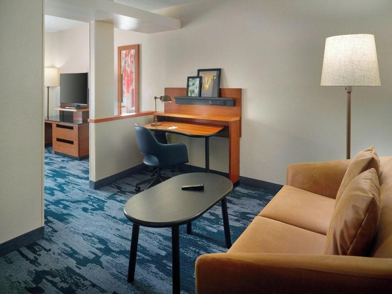 Fairfield Inn & Suites Frederick image