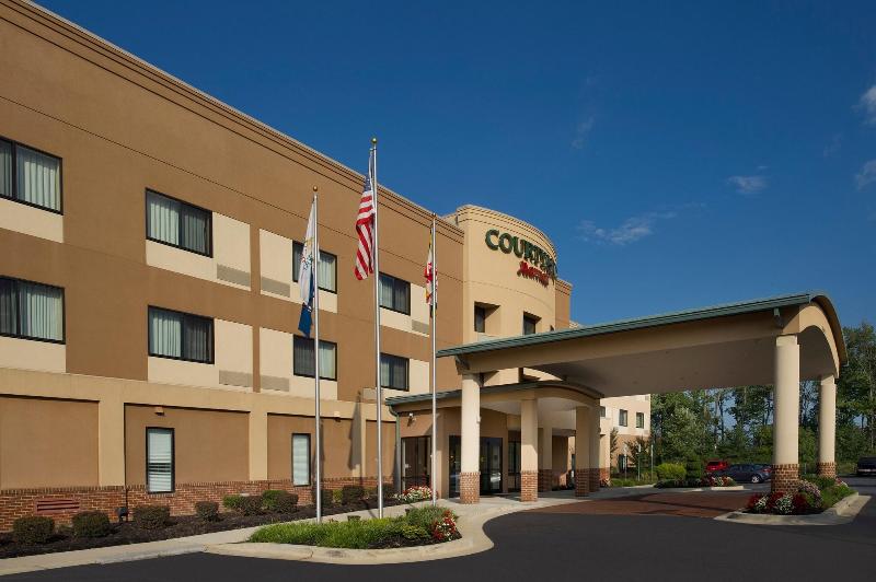Courtyard Waldorf image