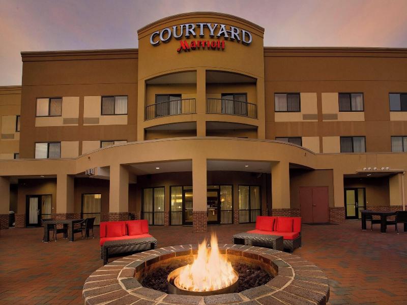 Courtyard Waldorf image