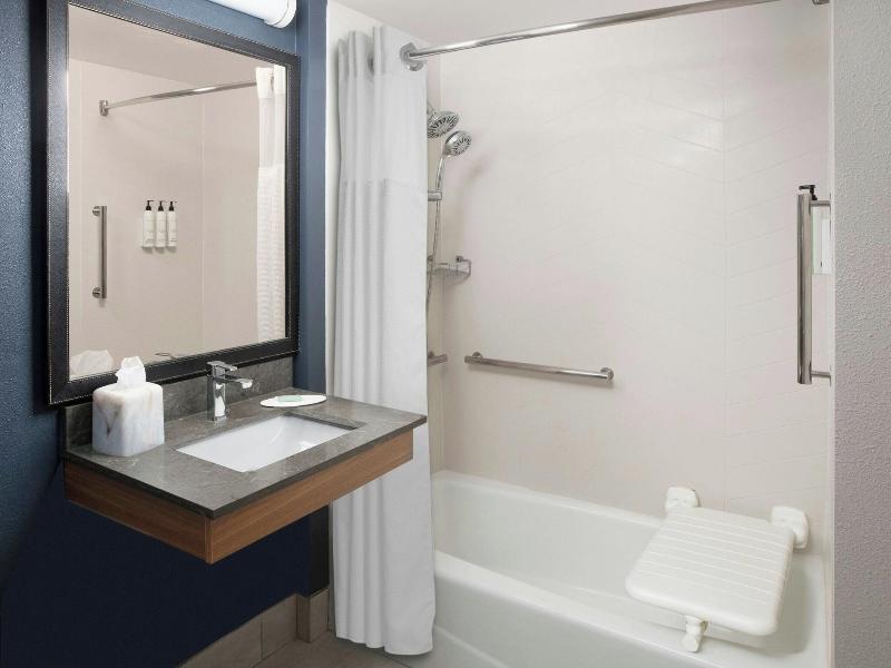 Fairfield Inn & Suites Waco North image