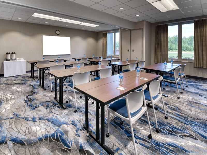 Fairfield Inn & Suites Moncton image