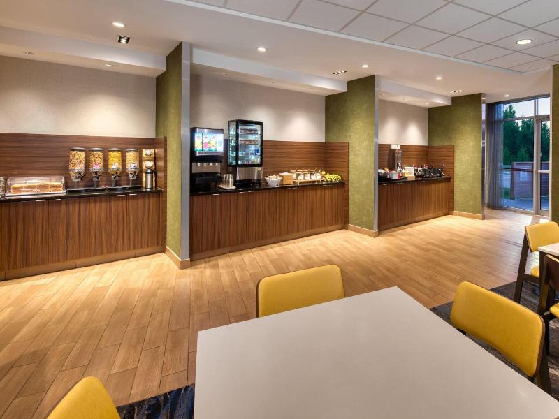 Fairfield Inn & Suites Moncton image