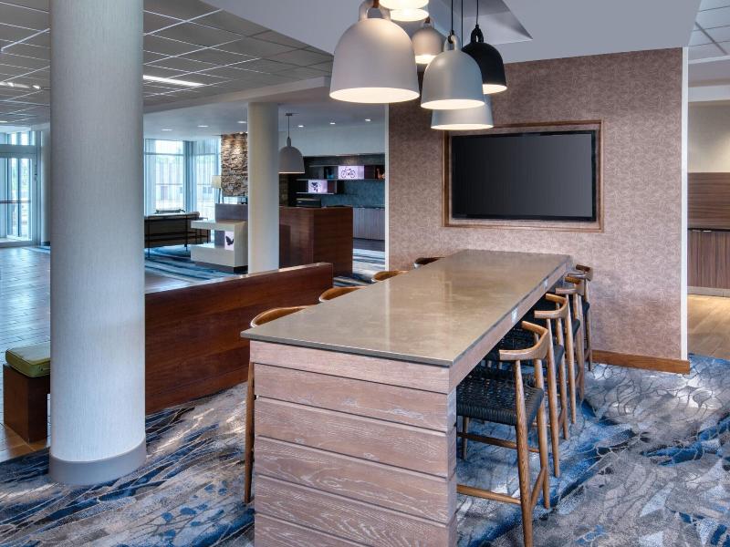 Fairfield Inn & Suites Moncton image