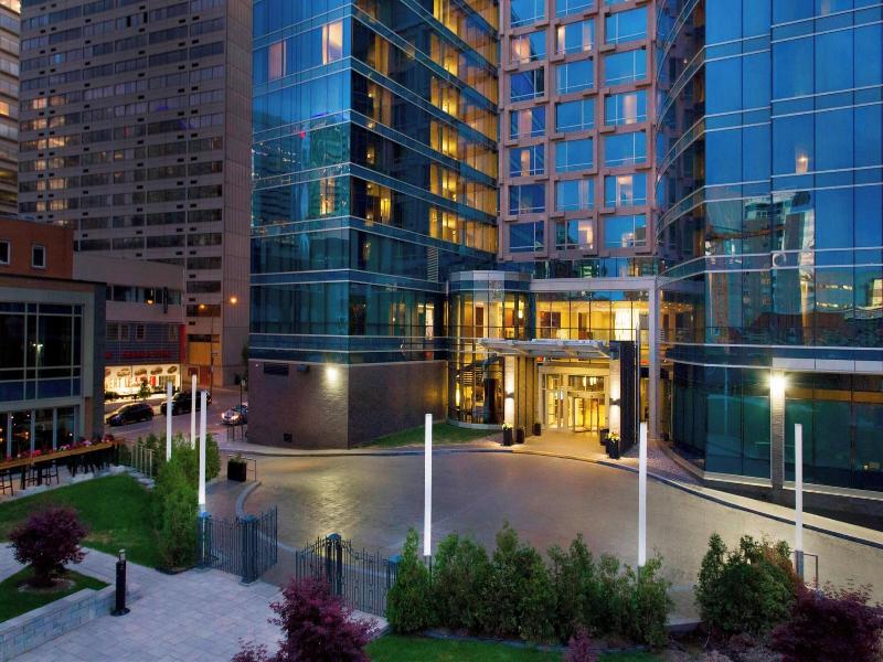 Courtyard Montreal Downtown image