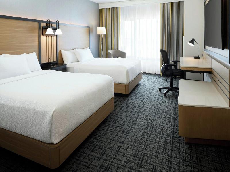 DOUBLE TWO QUEEN BEDS