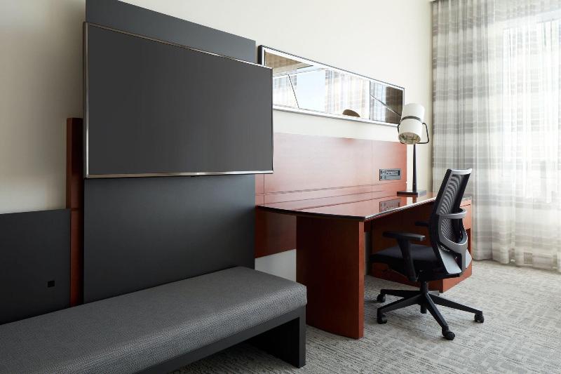 Montreal Airport Marriott In-Terminal Hotel image