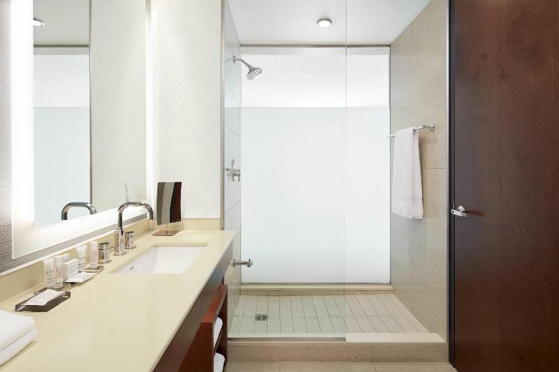 Montreal Airport Marriott In-Terminal Hotel image