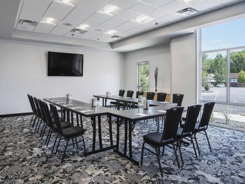Fairfield Inn & Suites Winnipeg image