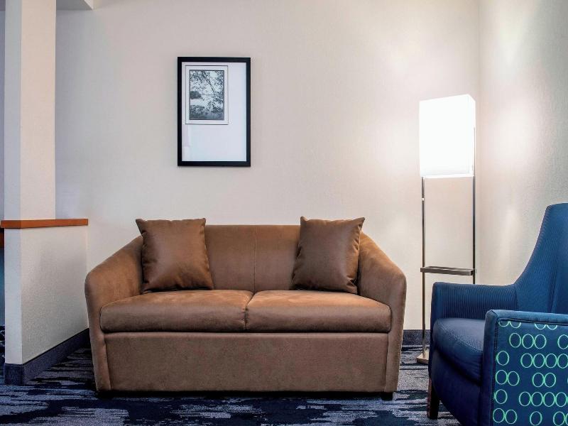 Fairfield Inn & Suites Winnipeg image
