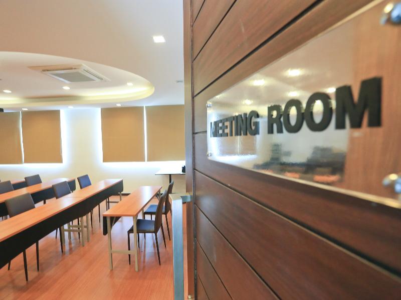 Crystal Suites Suvarnabhumi Airport image