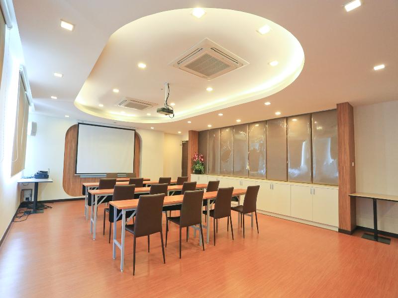 Crystal Suites Suvarnabhumi Airport image