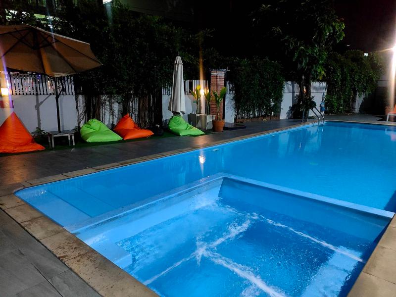 Crystal Suites Suvarnabhumi Airport image