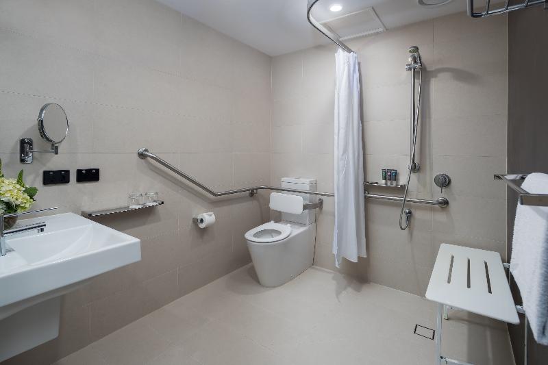Novotel Geelong image