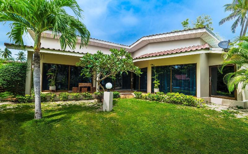 Phangan Beach Resort - Image 10