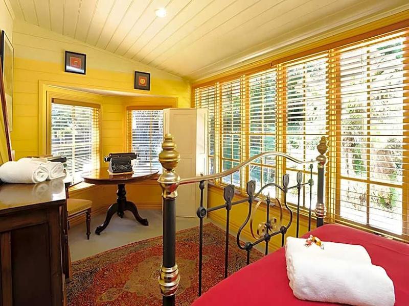 Como Cottages Bed & Breakfast image