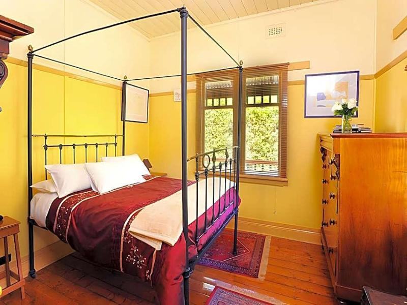 Como Cottages Bed & Breakfast image