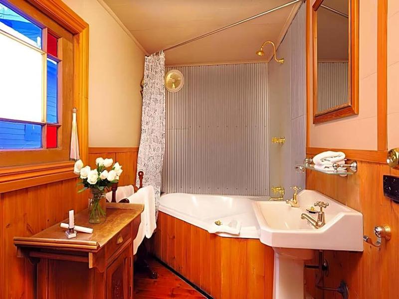 Como Cottages Bed & Breakfast image