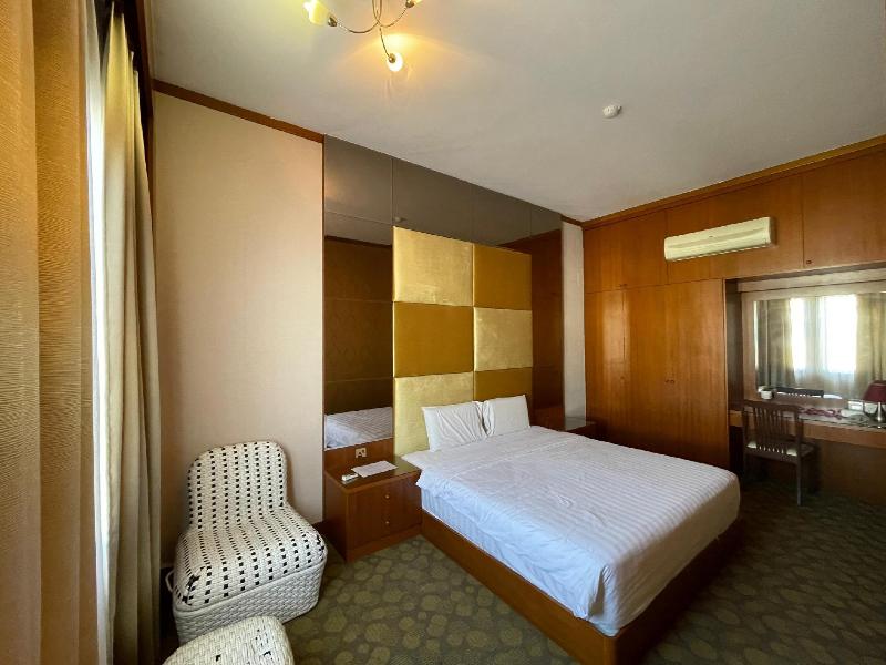 Swan Garden Hotel image