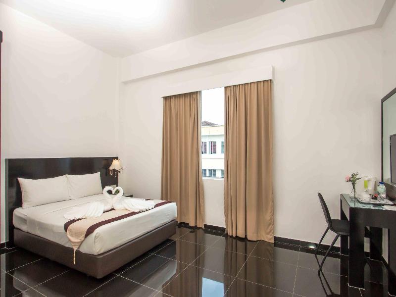 Swan Garden Hotel image