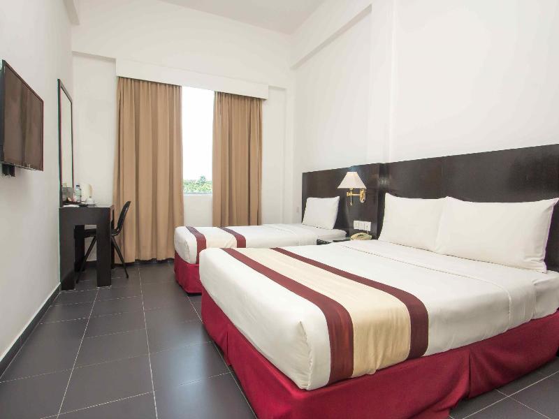 Swan Garden Hotel image