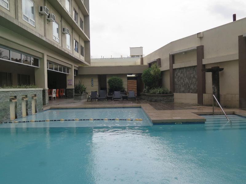 Circle Inn  Iloilo City Center image