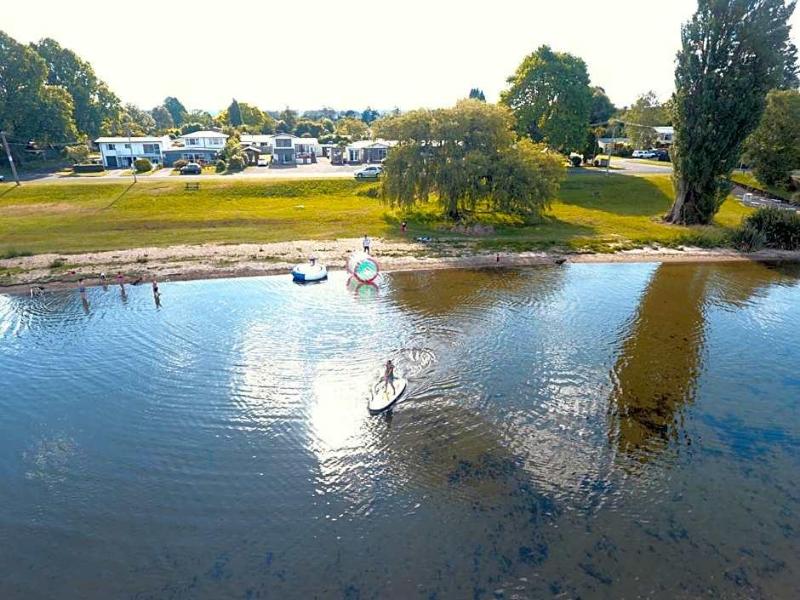 Waiteti Lakefront Motel image