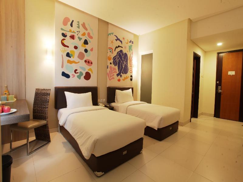 Lynt Hotel Jakarta image
