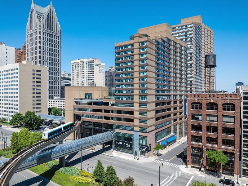 Courtyard Detroit Downtown image