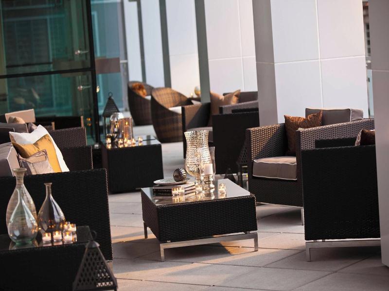 Renaissance Arlington Capital View Hotel image