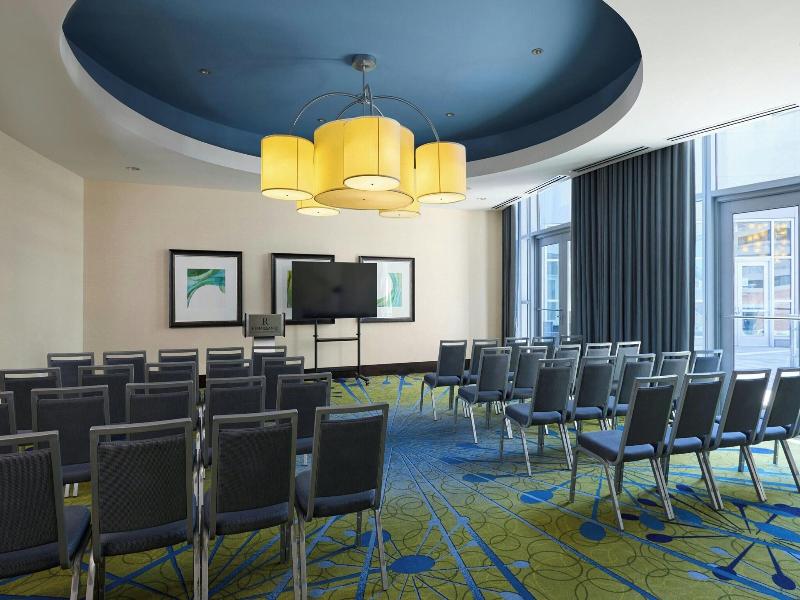 Renaissance Arlington Capital View Hotel image
