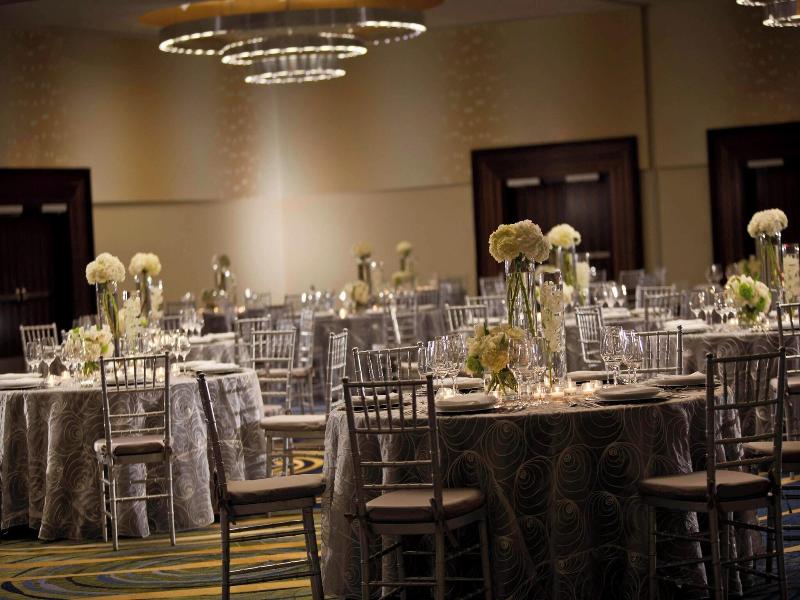 Renaissance Arlington Capital View Hotel image