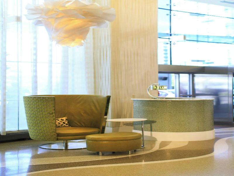 Renaissance Arlington Capital View Hotel image