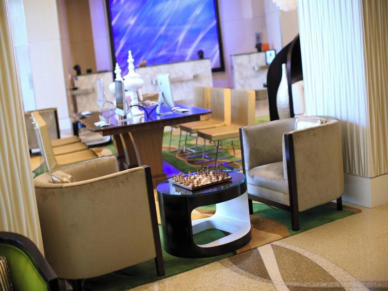 Renaissance Arlington Capital View Hotel image