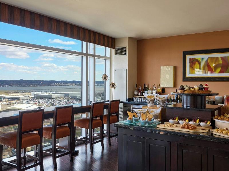Renaissance Arlington Capital View Hotel image
