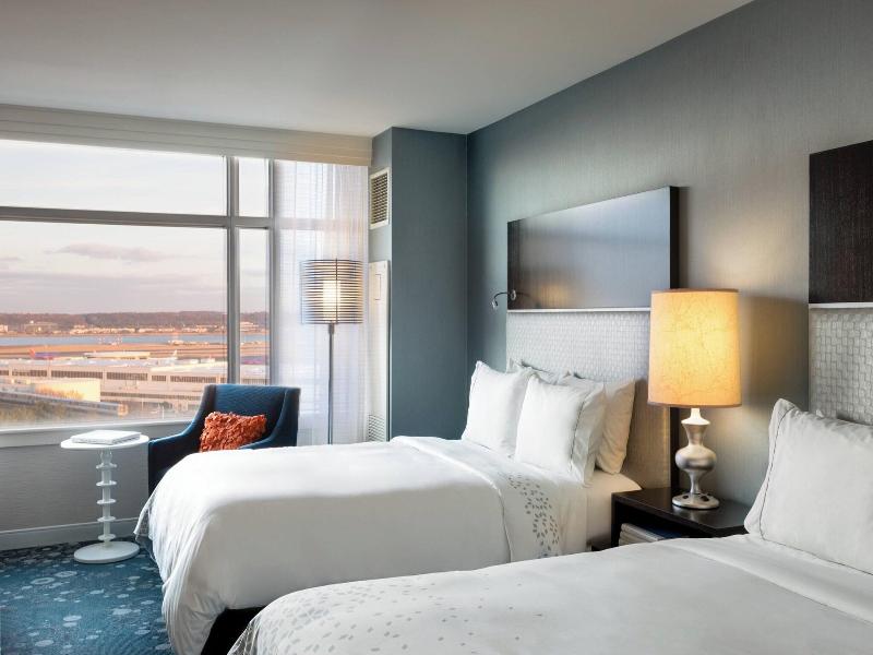 Renaissance Arlington Capital View Hotel image