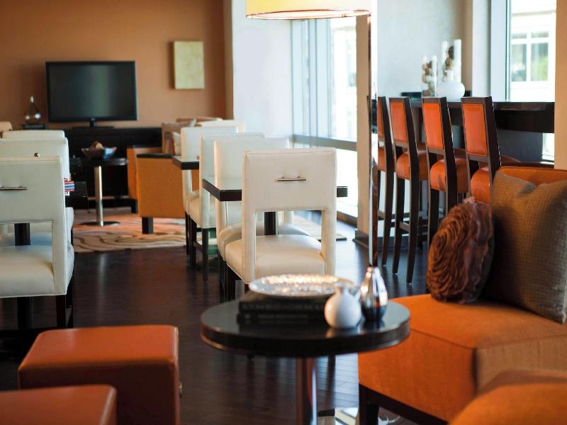 Renaissance Arlington Capital View Hotel image