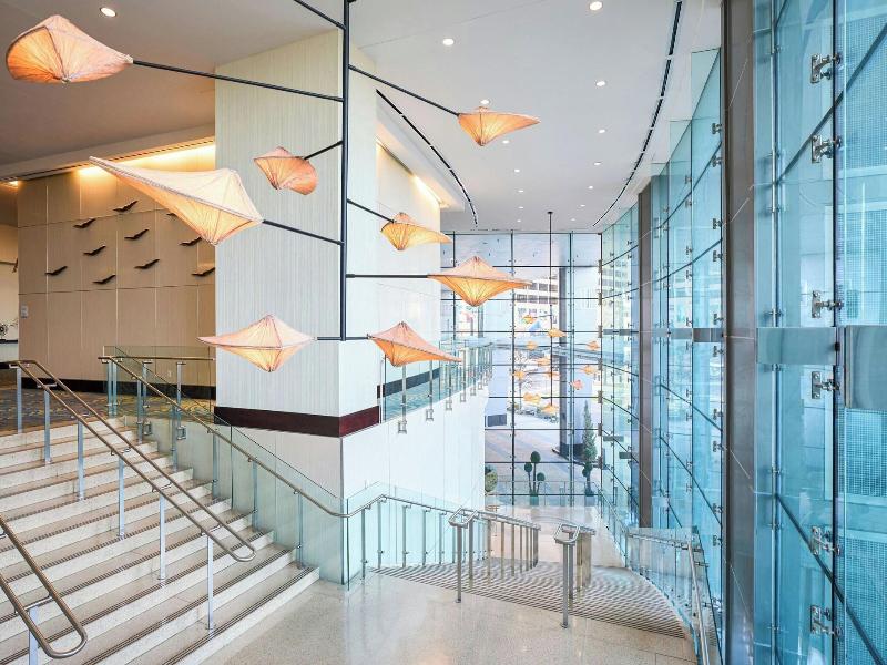 Renaissance Arlington Capital View Hotel image